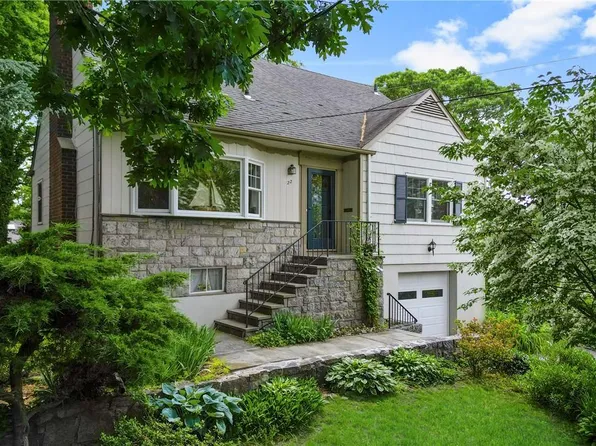22 Senate Place, Larchmont, NY 10538