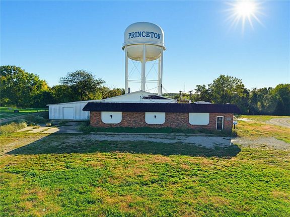 3rd image of 19485 Dottie Ln