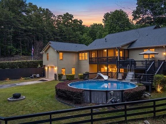2nd image of 96 Oakridge Ln