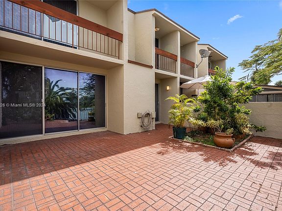 5th image of 9165 Fontainebleau Blvd APT 3