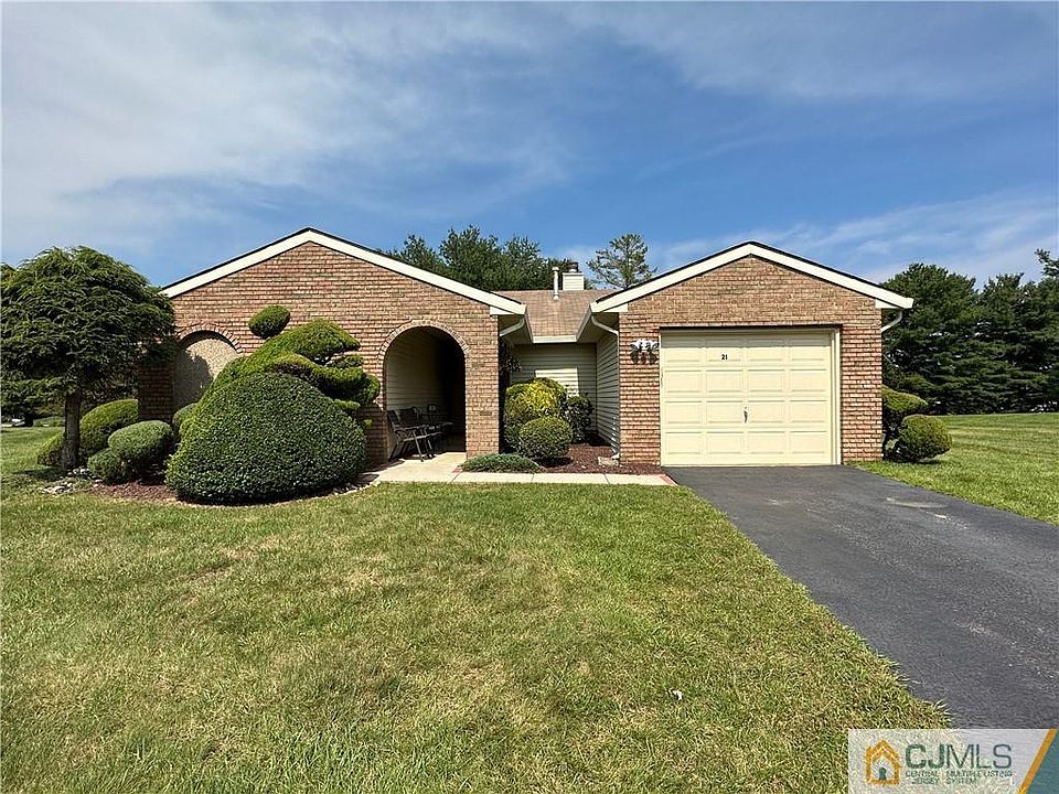 2nd image of 21 Oriel Way