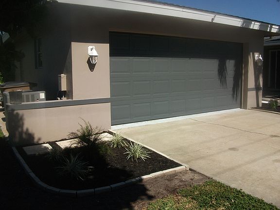 3rd image of 1445 Venetian Ct