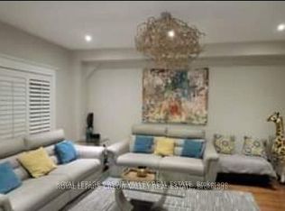 31 Crown Victoria Dr, Brampton, ON L7A 3C6