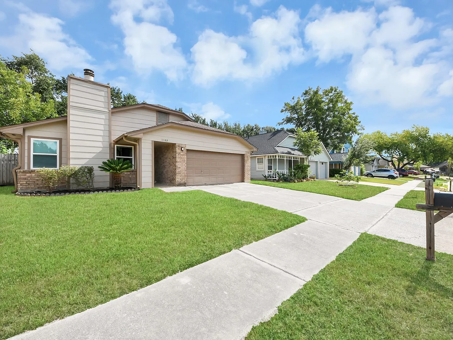 3 bed, 2.0 bath, 1477 sqft, $1,900 — Photo 4