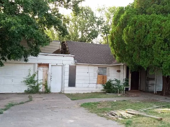 204 SW 16th St, Lawton, OK 73501