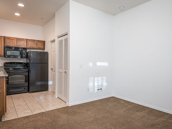 5th image of 455 NE 24th Ave APT 7