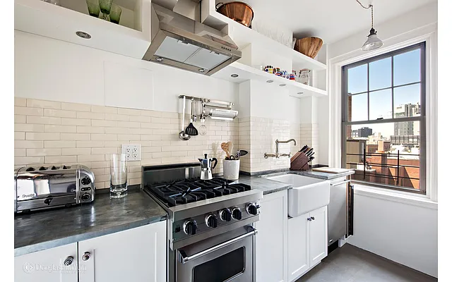 Sold by Douglas Elliman | media 17