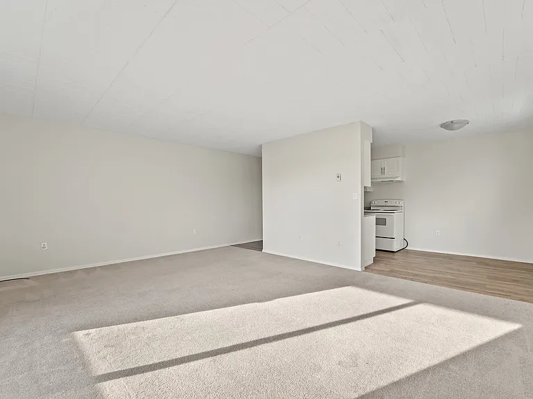 3170 Donnelly St — Photo 13