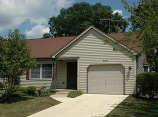 705 Alice Pl, Elgin, IL 60123