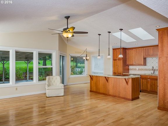 3rd image of 15808 SE 35th St