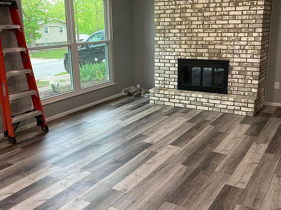 3rd image of 5020 Woodhaven Dr