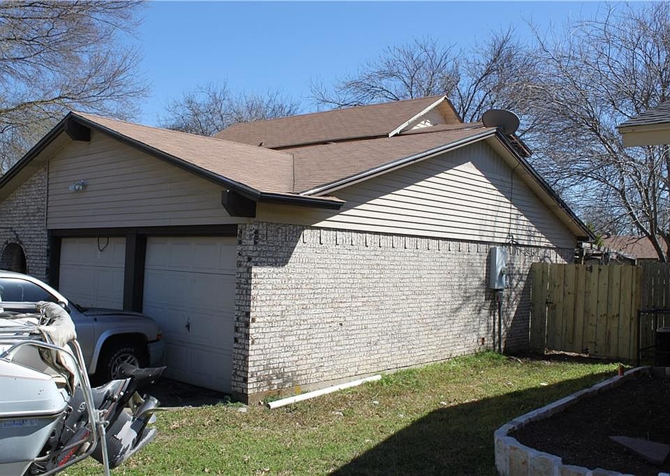 2nd image of 1002 Winnsboro Ct