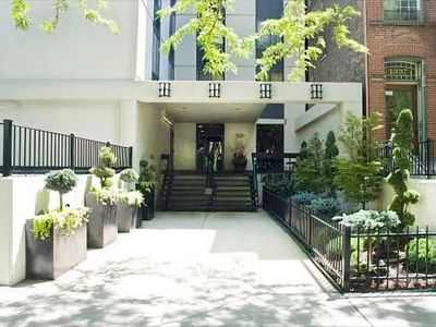 1339 N Dearborn St APT 3B, Chicago, IL, 60610