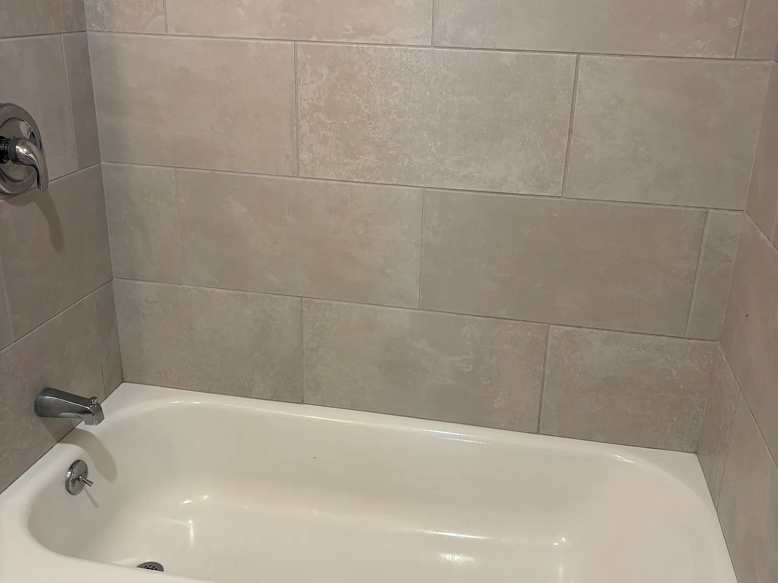 2 bed, 900 sqft, $895 — Photo 2