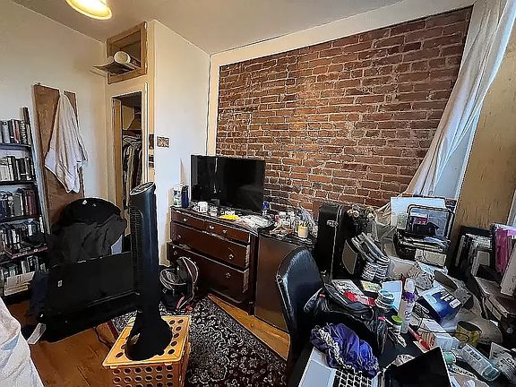 4th image of 645 Willoughby Ave APT 9