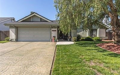 3rd image of 1849 Olive Dr