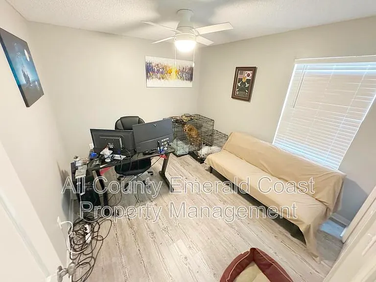 915 Emily Cir — Photo 28