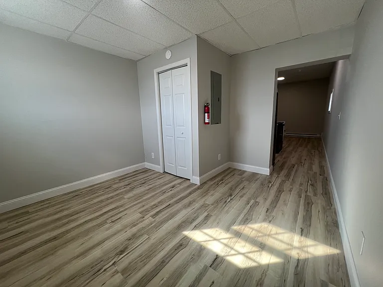 101 Thorn St #18 — Photo 7