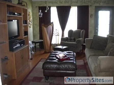 3rd image of 2340 Woodvine Ct