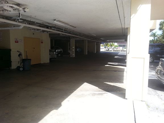 3rd image of 2935 NE 163rd St APT 3S