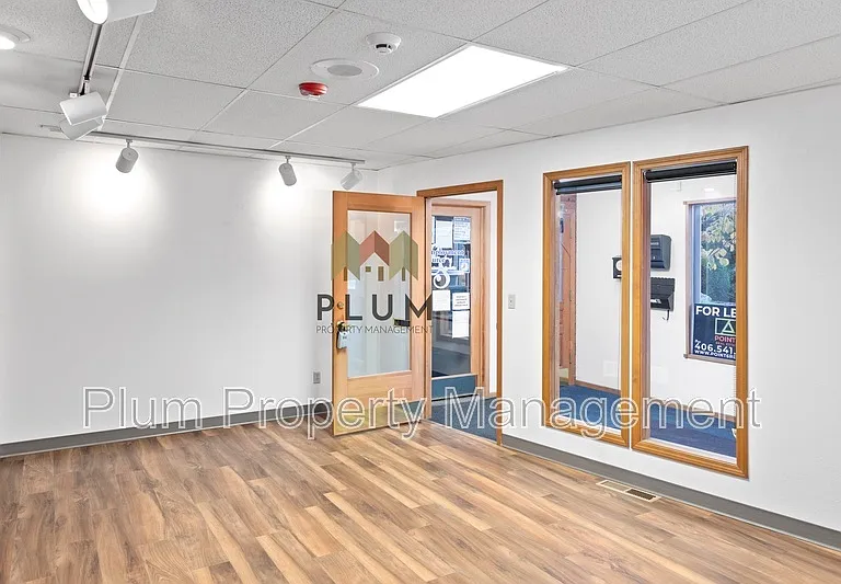 690 SW Higgins Ave #C — Photo 2