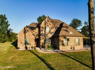 2364 Nikki Ridge Dr E, Nesbit, MS 38651