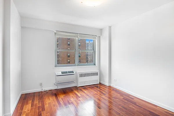 Rented by Oxford Property Group | media 8