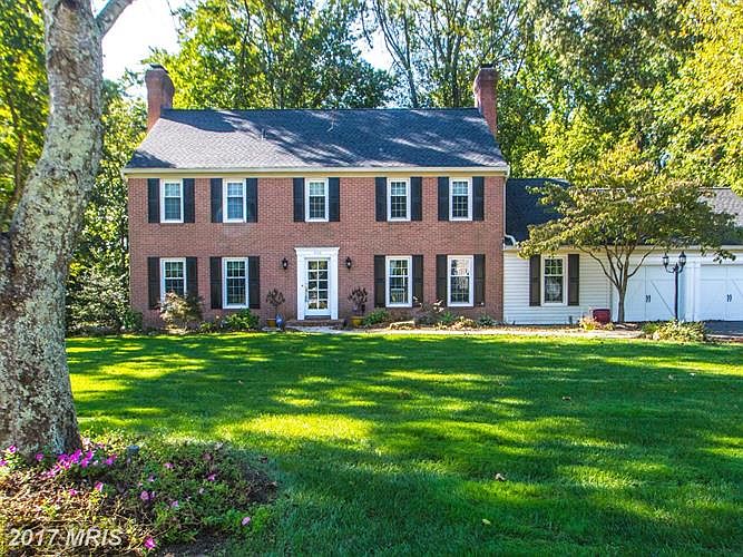 1st image of 450 Old Orchard Cir