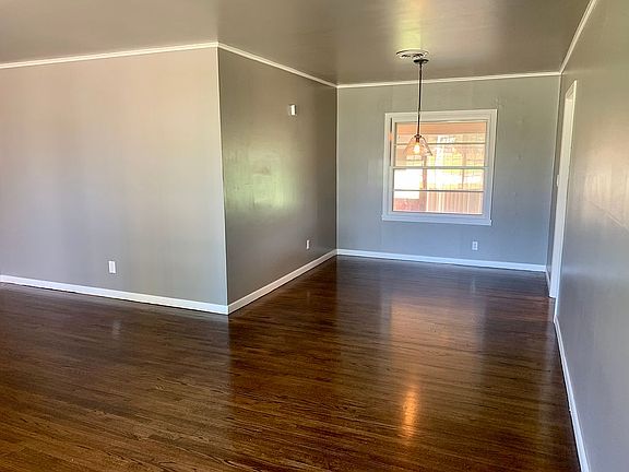 Liv/dine window to sunroom 