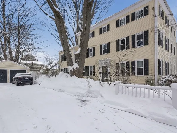12 Parsons St #2, Newburyport, MA 01950
