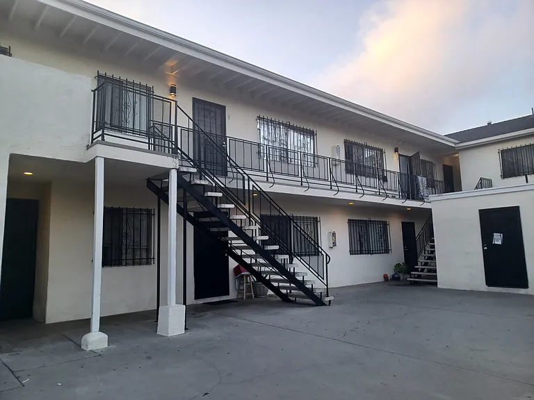 570- E. Pleasant St building