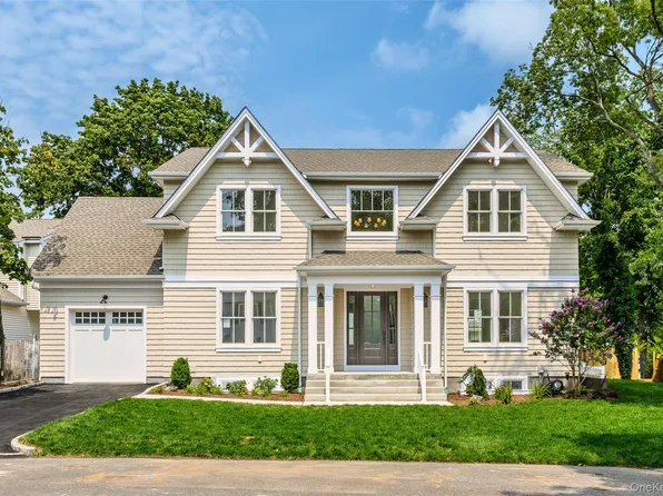 24 Lorraine Court, Northport, NY 11768