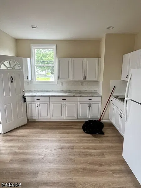 2 bed, 1.0 bath, $1,695 — Photo 3