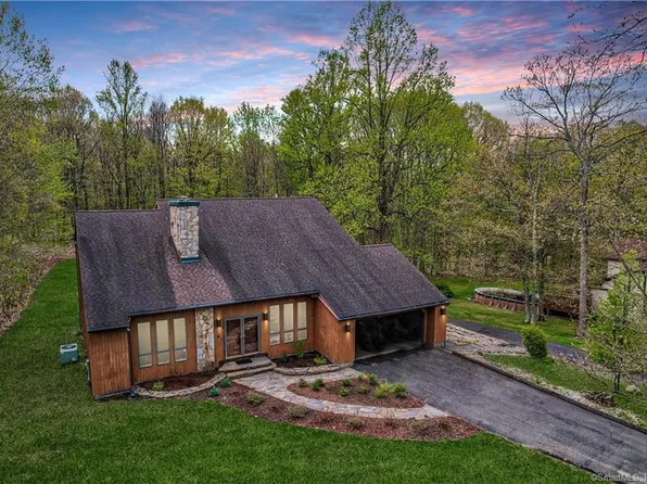 59 Putting Green Lane, Prospect, CT 06712