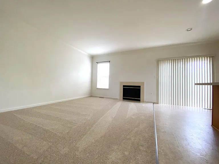 1601 Wilcox Ave — Photo 7