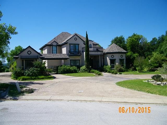 1st image of 160 Oakwood Ct