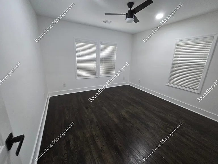 1064 Westmoor Dr NW — Photo 16
