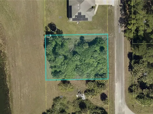 850 Haskell St E, Lehigh Acres, FL 33974