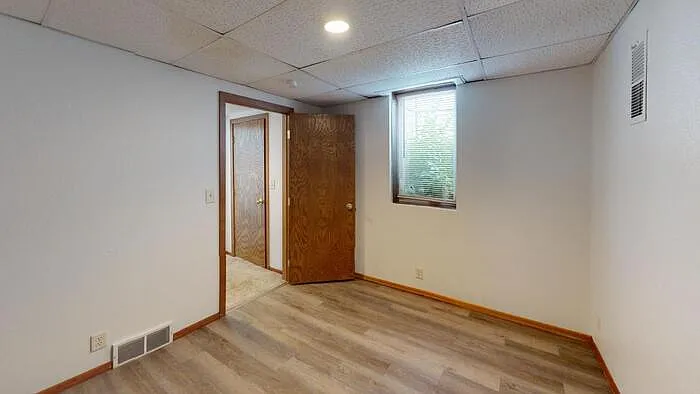3 bed, 1.0 bath, $999 — Photo 3
