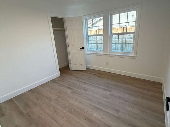 5th image of 5938 Doulton Dr