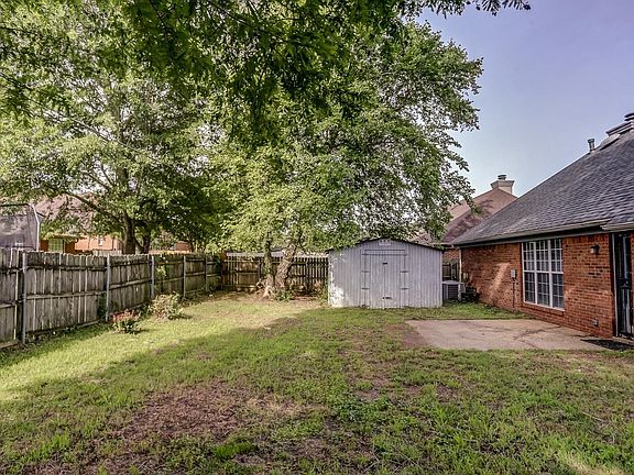 2nd image of 8255 Crimson Creek Dr