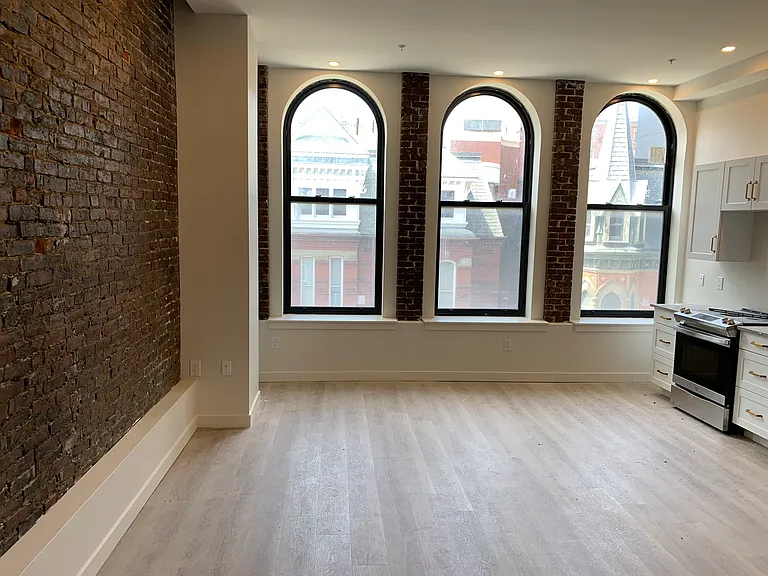 1585 Barrington St — Photo 15