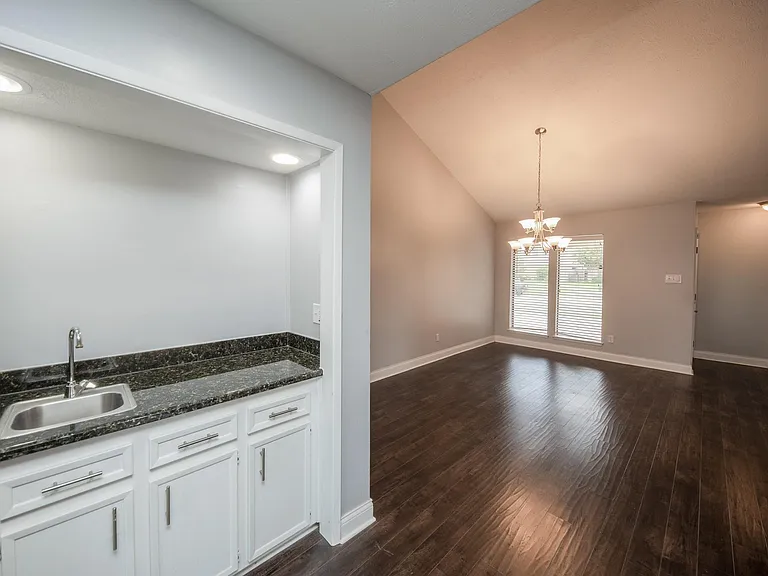 2903 Pepper Wood Dr — Photo 4