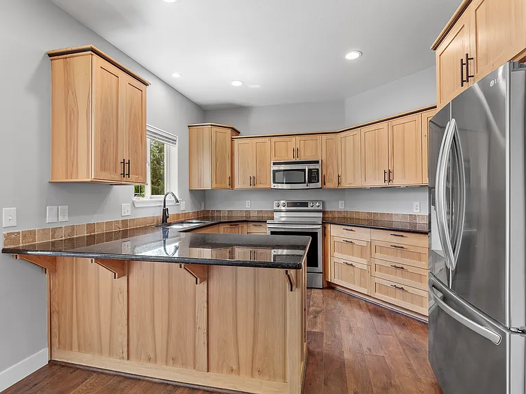 Updated kitchen with Stainless appliances