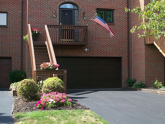 Welcome to 396 Lakefront Blv