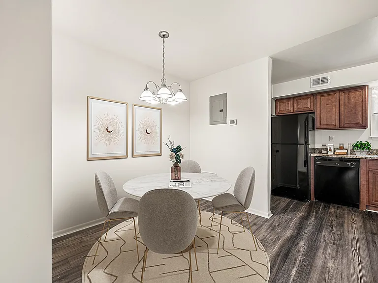 Middleboro Crest Apartments — Photo 11