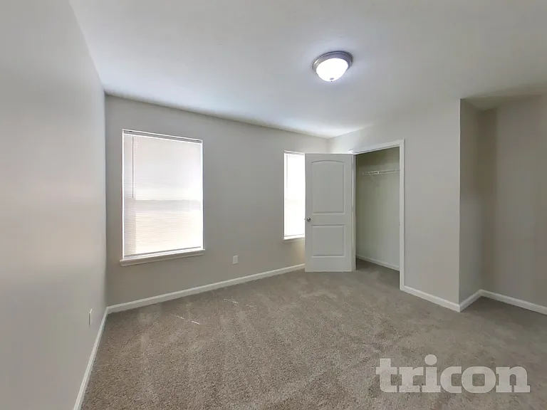 908 W Clinton St — Photo 12
