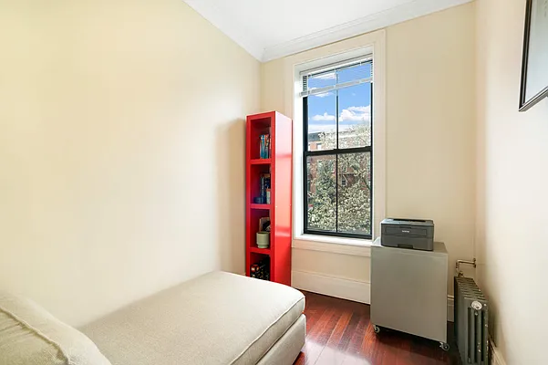 Sold by Compass | media 10