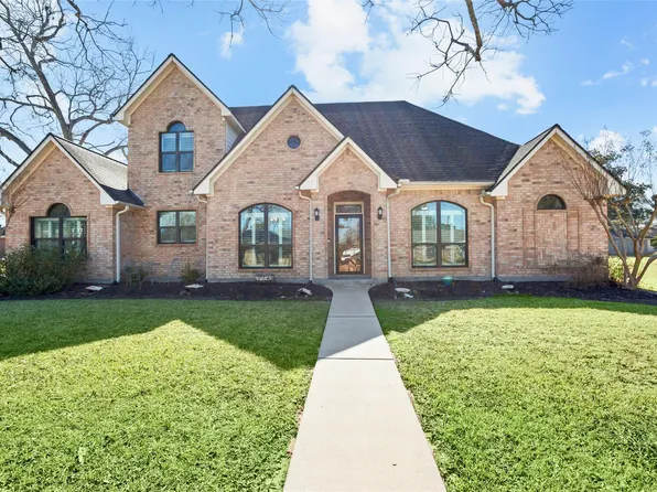 215 Ridgemont Dr, Alvin, TX 77511