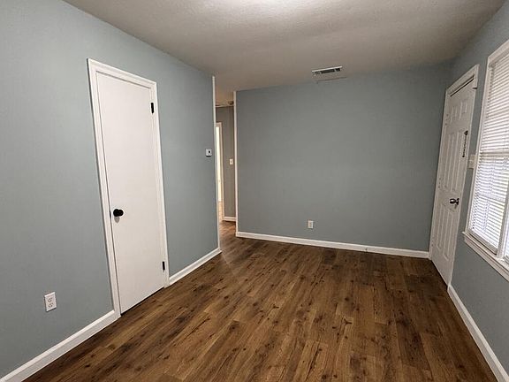 5th image of 703 Hertson Dr